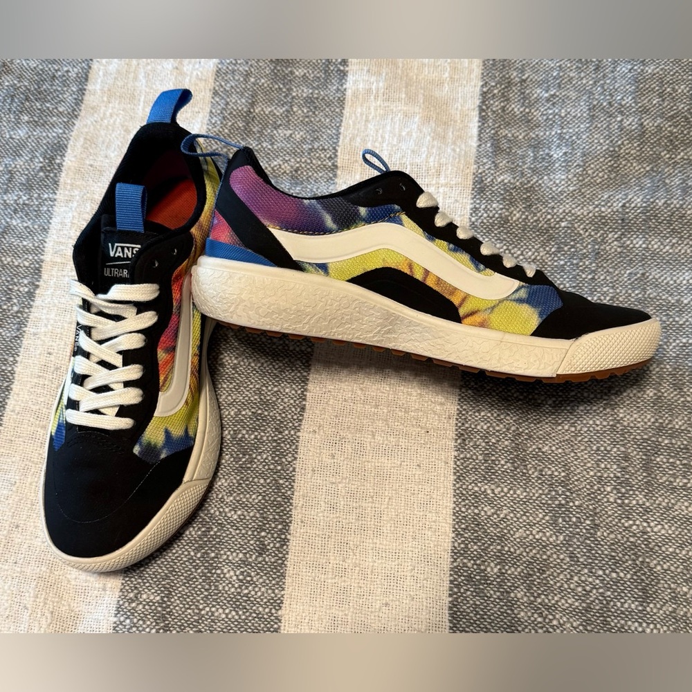 VANS Ultrarange Exo Tie Dye Black Marshmallow LaceUp 
Sneakers Mens 4.5 Women 6